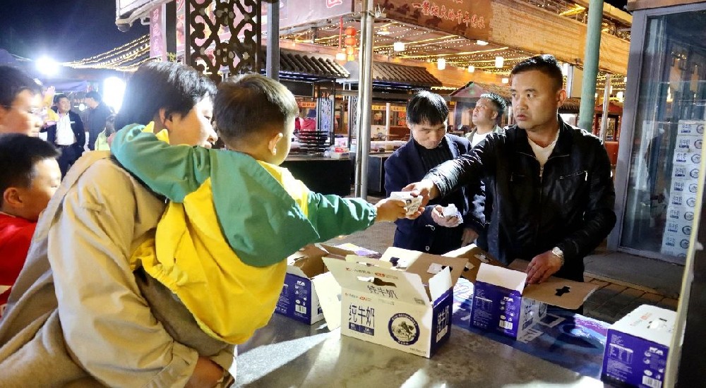 長沙門夜市第二屆前進集團傳祁乳業杯歌手爭霸賽盛大開幕