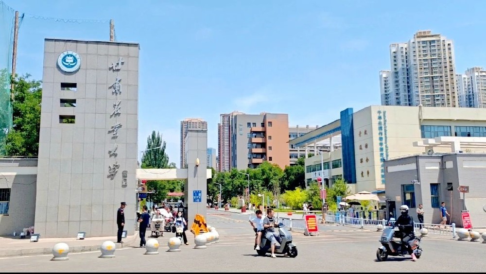 甘肅傳祁乳業乳制品進駐甘肅農業大學