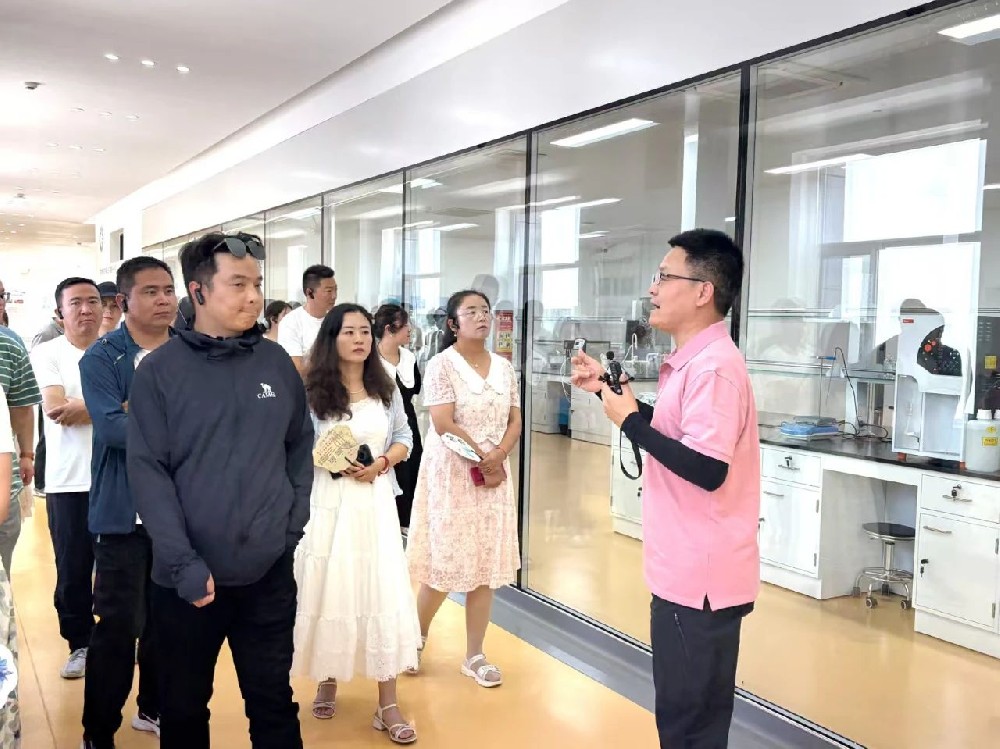 青海省海北州農牧和科技局專業技術人員到傳祁甘味乳業參觀考察