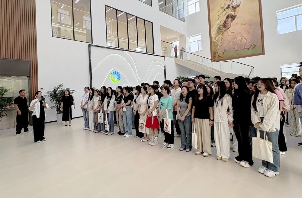 蘭州工業(yè)學(xué)院師生到甘肅傳祁甘味乳業(yè)開(kāi)展產(chǎn)教融合研學(xué)活動(dòng)